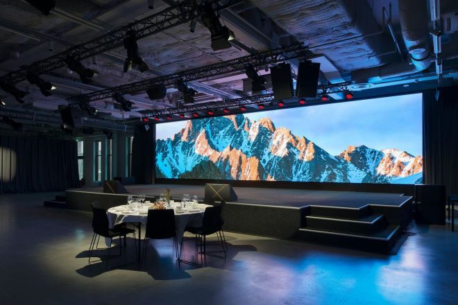 Indoor LED SCREEN P2.5 SIZE Height 4m X Width 8m