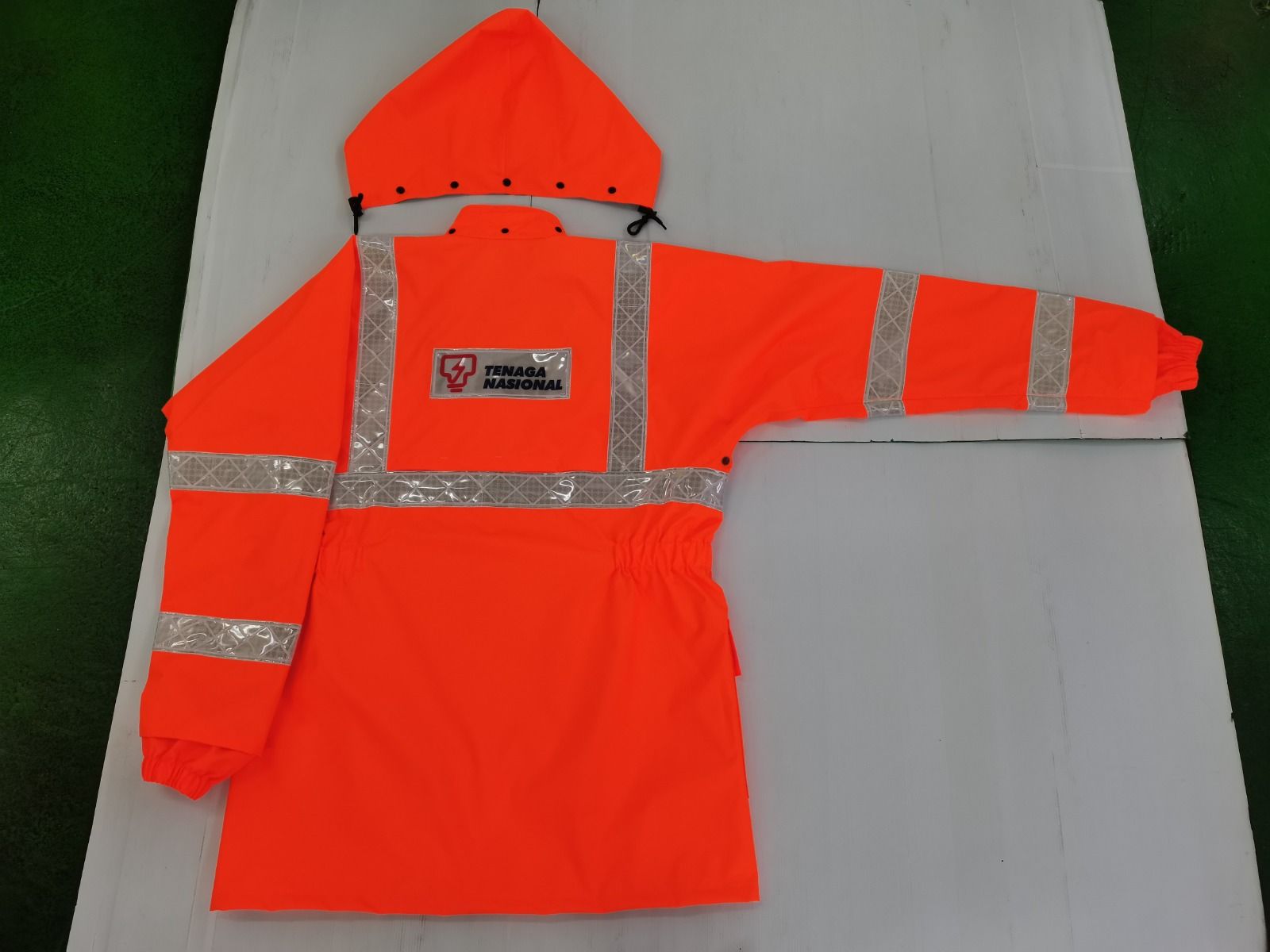 HIGH VISIBILITY RAIN JACKET & PANTS